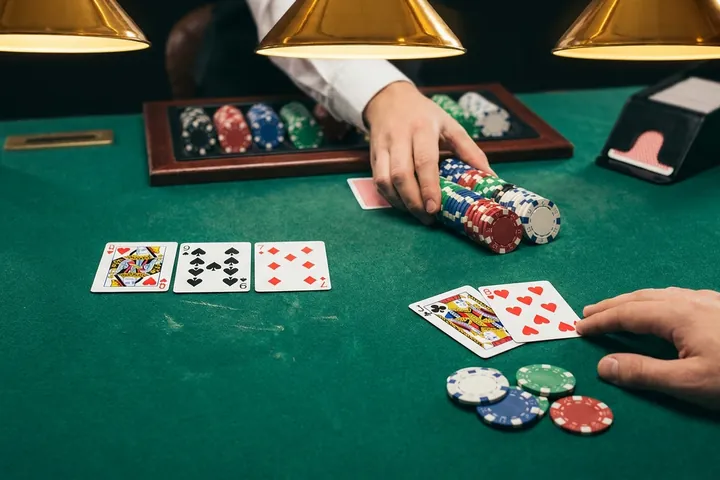 Dealer plays and settles in Classic Blackjack