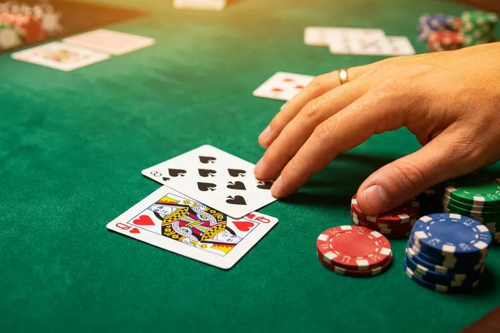 Pay to double or split in Free Bet Blackjack