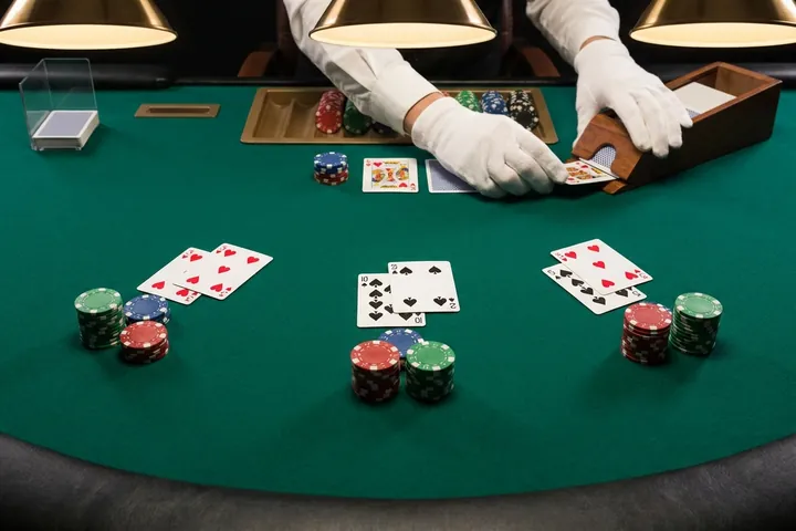 Deal all hands in Multi-Hand Blackjack
