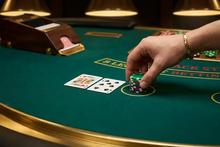 Objective in Vegas Strip Blackjack