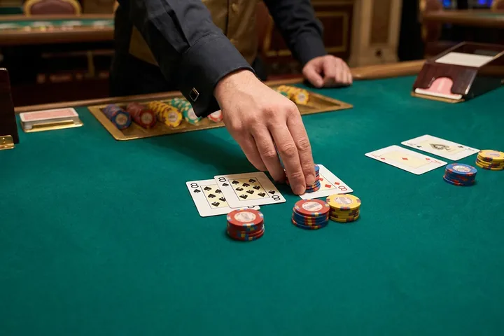 Split and re-split in Vegas Strip Blackjack